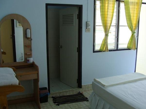 Fame Guesthouse Csumphon Kültér fotó