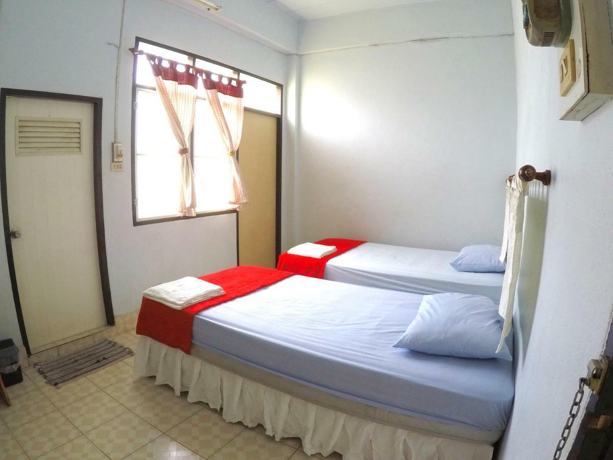 Fame Guesthouse Csumphon Kültér fotó